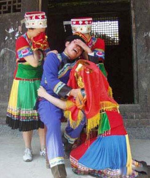 ������а��ʲô��˼ ����а�����仨��Ů������