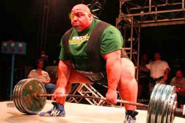 杰夫·刘易斯力气多大 杰夫·刘易斯举卡车有多重