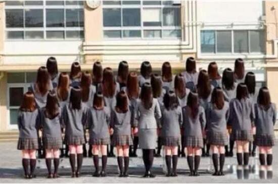 ʷ����ֲ��ı�ҵ��Ƭ���� һ�ſֲ��ı�ҵ��Ƭ������