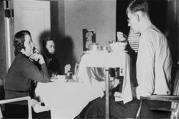 罗伯特沃德洛身高2.72米得了什么病 罗伯特沃德洛的身高增长过程