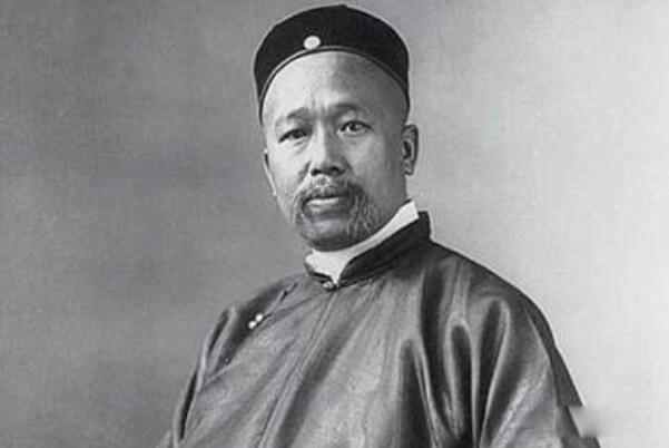 ����Ϊ�м������Ӻͺ��� ����Ϊ�ĺ����Ů����