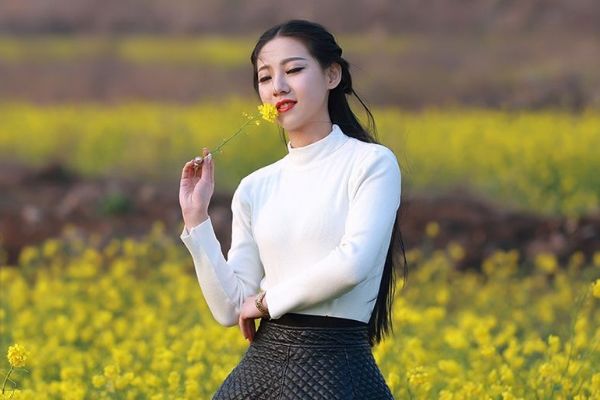 黄花闺女是什么意思啊 黄花闺女指的是什么花?是多大年龄