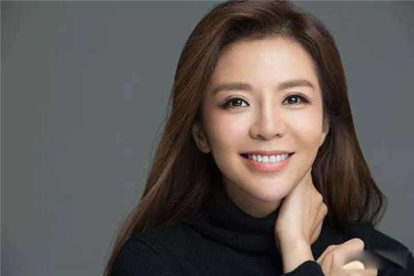 中央电视台著名主持人排行榜 董卿被称之为中国十大名嘴之一