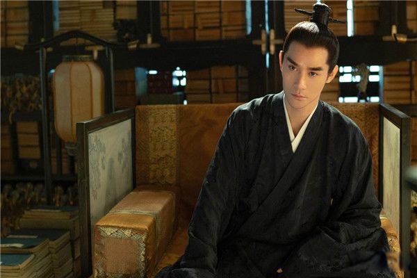 �����ڻ��������м������� �����ڻ���ĸ�Ů���ֱ���˭