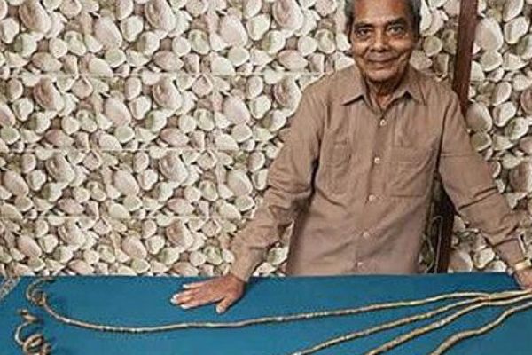 世界上最长的指甲有多长图片 吉尼斯世界纪录世界上指甲最长的人