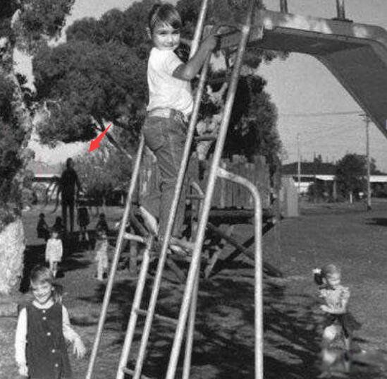 ɱͯħ��˭ ���д�˵�ݳ���Ӱslender man��ʲô��