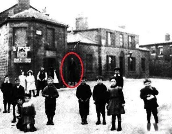 ɱͯħ��˭ ���д�˵�ݳ���Ӱslender man��ʲô��