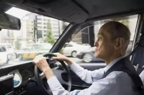 �ձ����仯�˿ڱ�����״������ Ϊʲô��ô������