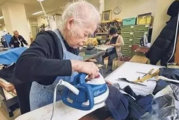 �ձ����仯�˿ڱ�����״������ Ϊʲô��ô������