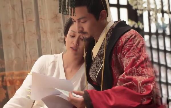 ��ʷ�Ķ��»ʺ������� ���Ͷ���٤�޵���ʵ��ʷ