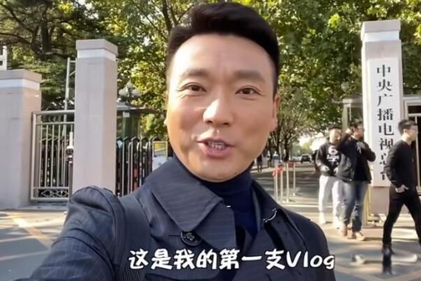 vlog��ʲô��˼����д vlog�Ǽ�¼������?Դ��ʲô