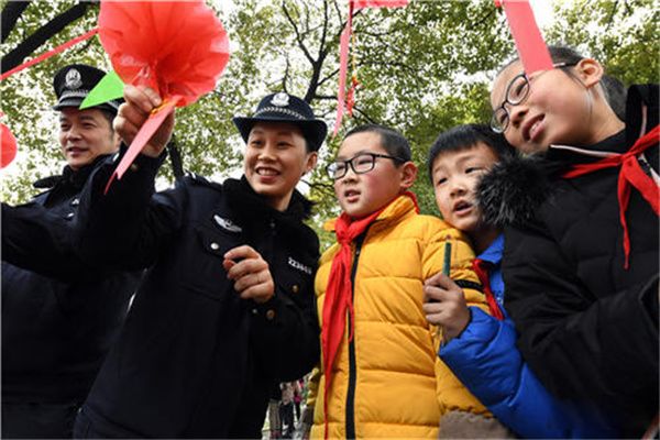 ���ѵ�����(Ҫ�д�) 6��ʷ�����ѵ����Ｐ��