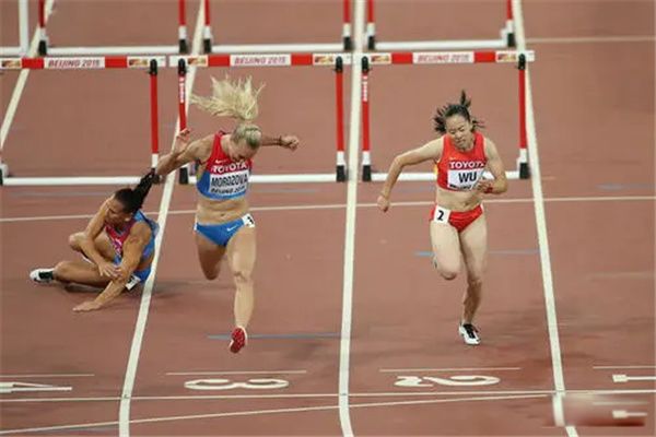 ����Ů��100���������¼��һ�� ��������˭������