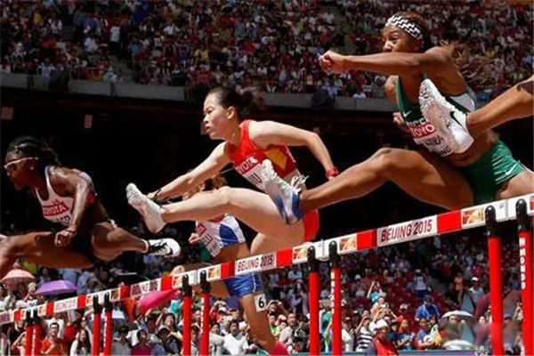 ����Ů��100���������¼��һ�� ��������˭������