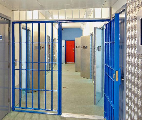 为什么说地球是监狱,人类是囚犯 地球是外星人关押人类的监狱