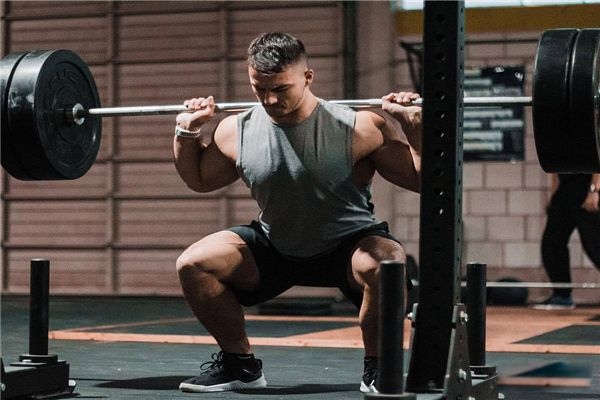 男人练深蹲有什么好处 深蹲能提高男性的性功能吗