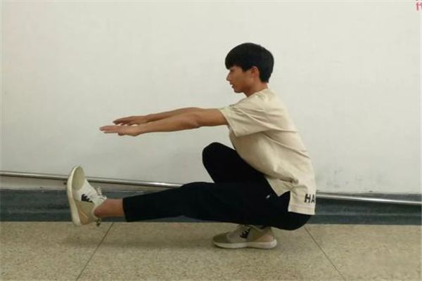 男人练深蹲有什么好处 深蹲能提高男性的性功能吗