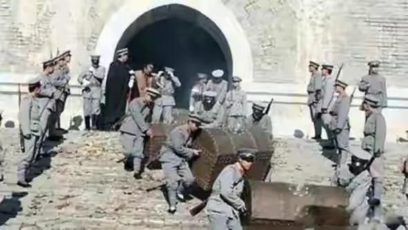 孙殿英盗墓时为何扒掉慈禧太后的裤子 一是求财二是泄愤