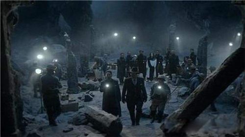 �ܲٵ�Ĺ�ľ��Ž�ʲô ����Уξ�ͷ������ɽ��Ĺ�ְ