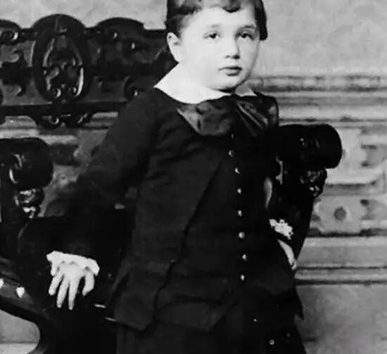 ����˹̹�Ĺ��¼�� ������������ʲô����