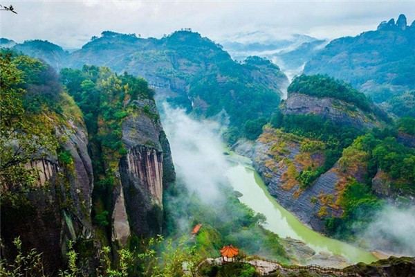 ����ɽ�ڸ����ĸ��� ����ɽ���ĸ�ʡ�е����ξ���