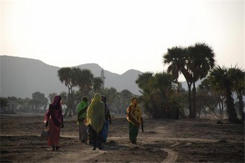 ����������Ĺ�������ǰʮ ������һ��Ĺ����ǽ�Ͳ�Τ