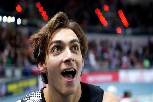 撑杆跳世界纪录男子是谁 世界撑杆跳最高纪录是多少