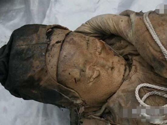 清朝女尸300年不腐坏 清朝放在县衙里的美女干尸事件真相