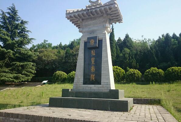 Ҧ���ҵ�����Ĺ��˭�� ������ʲô���ö��Ķ�����ץ