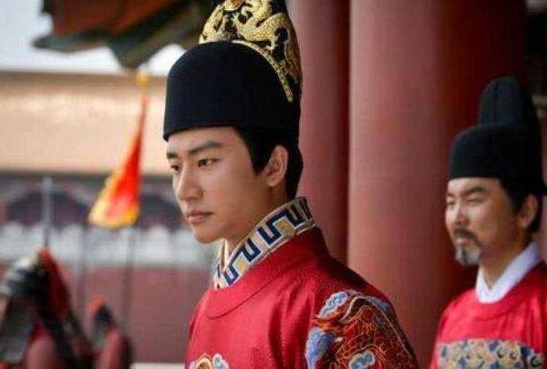 ��������������ĸ������� �����ں��������ĸ���һ��