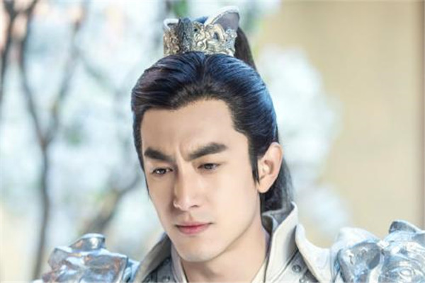 �������ŵ�����˭ �ܹ��ж�λ���ӷֱ���˭