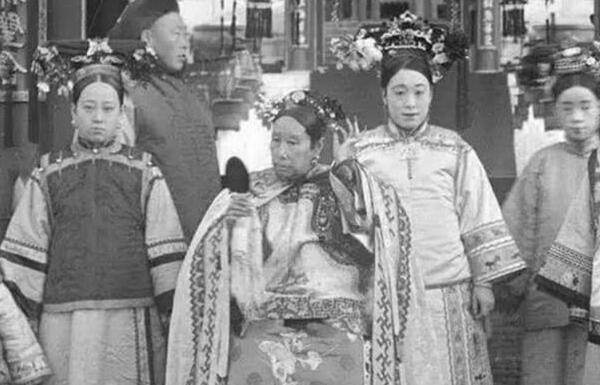 �������ɷ�Ͷ��ӽ�ʲô���� ��ʵ����̫����˭�����Ӱ�