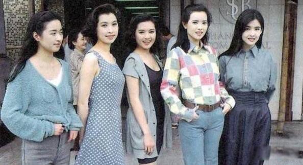 ������̨ɽ��������Ƭ �����̨ɽ��һ��Ů