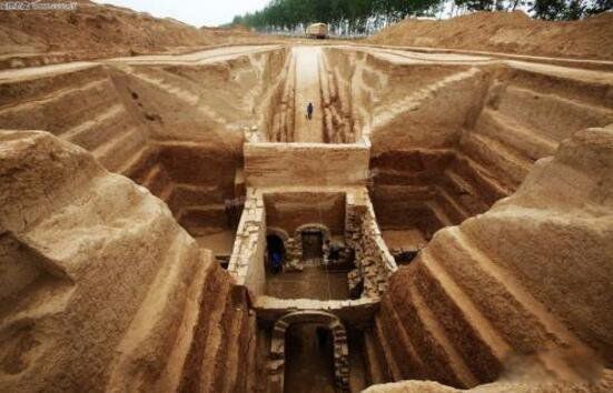 �ܲ�Ĺ��α������ �������·��ֵĲܲ�Ĺ������α