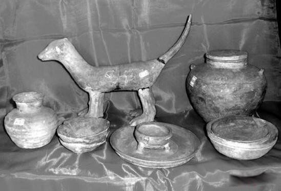 �ܲ�Ĺ��α������ �������·��ֵĲܲ�Ĺ������α