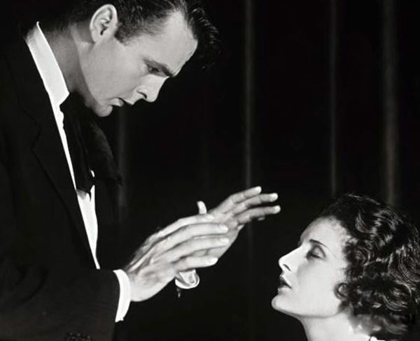 催眠术是怎么做到的 控制别人大脑的原理是什么