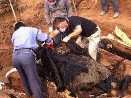 �峯��ʬ����ô���� �����ܿ��峯��ʬ�¼�����