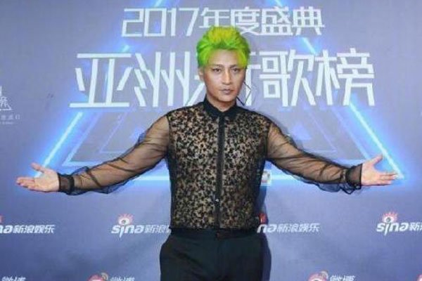 陈志朋为什么妖化穿奇装异服 和保加利亚妖王什么关系