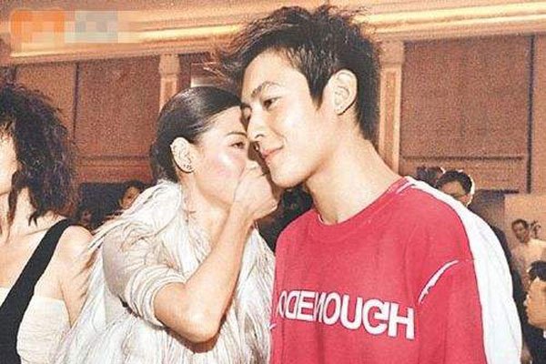 �Ű�֥�ĵ���ά����Ƭ ��ν����Ů����һ��Ц��