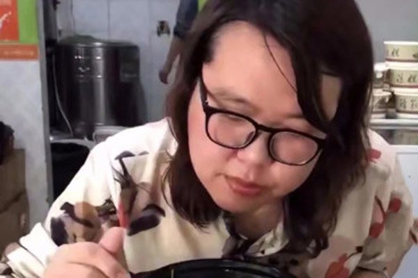 ��θ�����е�Ů�� ������ʲôԭ�������������