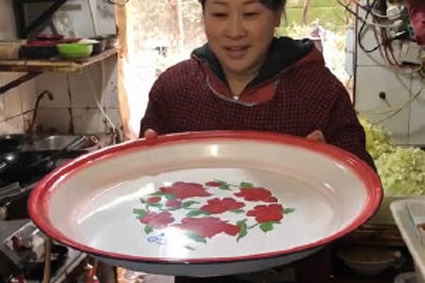 ��θ�����е�Ů�� ������ʲôԭ�������������