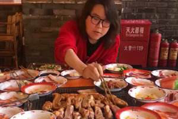 ��θ�����е�Ů�� ������ʲôԭ�������������