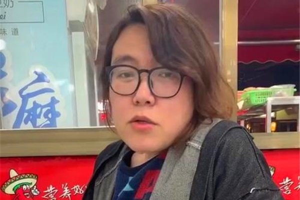 ��θ����θ�������˻���Ů�� ��θ��ΪʲôҪװŮ��