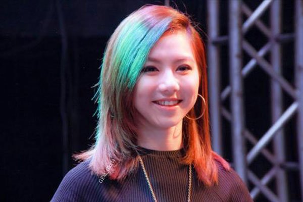 潘玮柏邓紫棋关系 舞台上的窃窃私语特招人眼