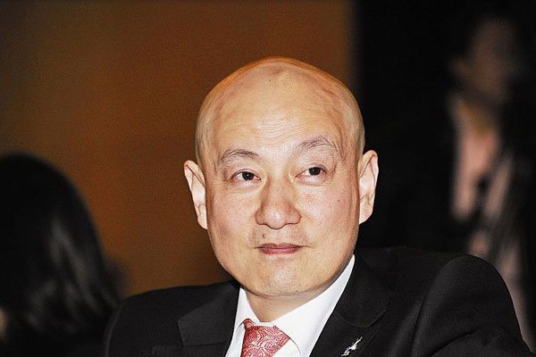 关栋天关晓彤什么关系 关晓彤父母是谁靠山多牢固