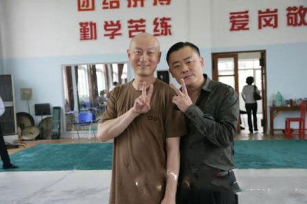 关栋天关晓彤什么关系 关晓彤父母是谁靠山多牢固