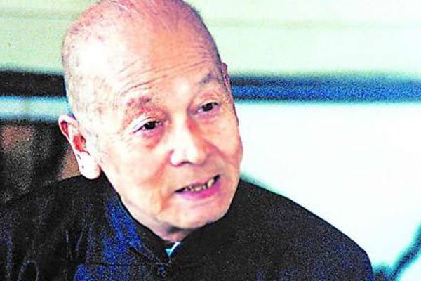 关栋天关晓彤什么关系 关晓彤父母是谁靠山多牢固