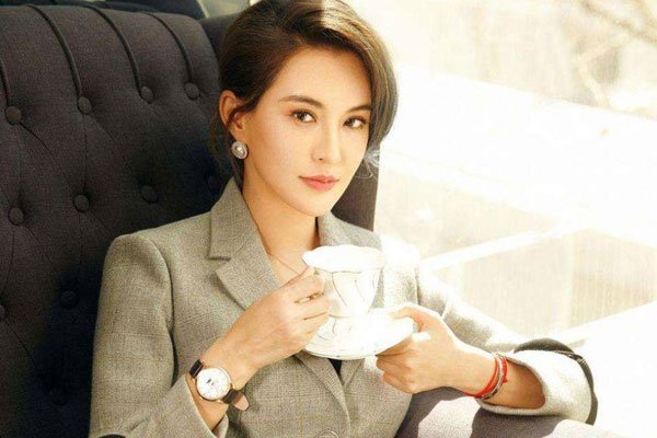 莫小棋预言张艺兴女友 粉丝就是女友隐藏那么深