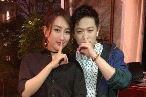 ��С贺�˭����һ�� ������˶������Ϲ����������ǲ���