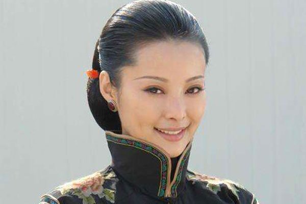 袁立力挺董卿新闻 感觉她只是在蹭流量而已假惺惺